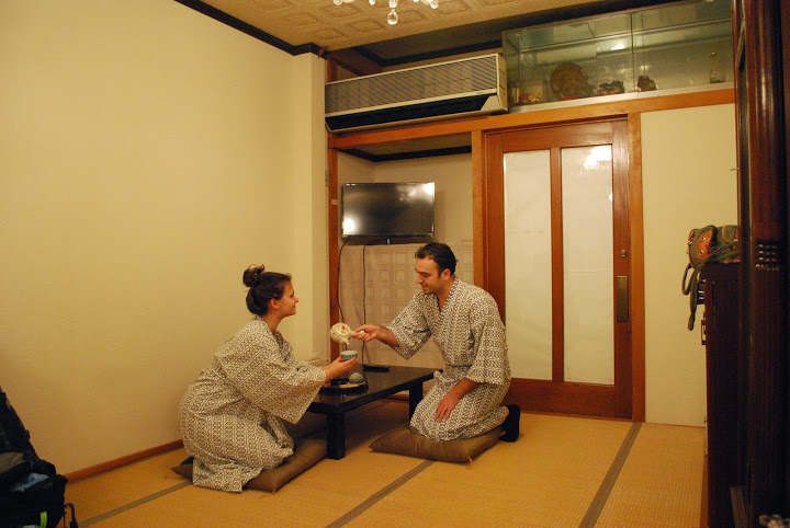 matsumoto-tea-in-the-room-japan